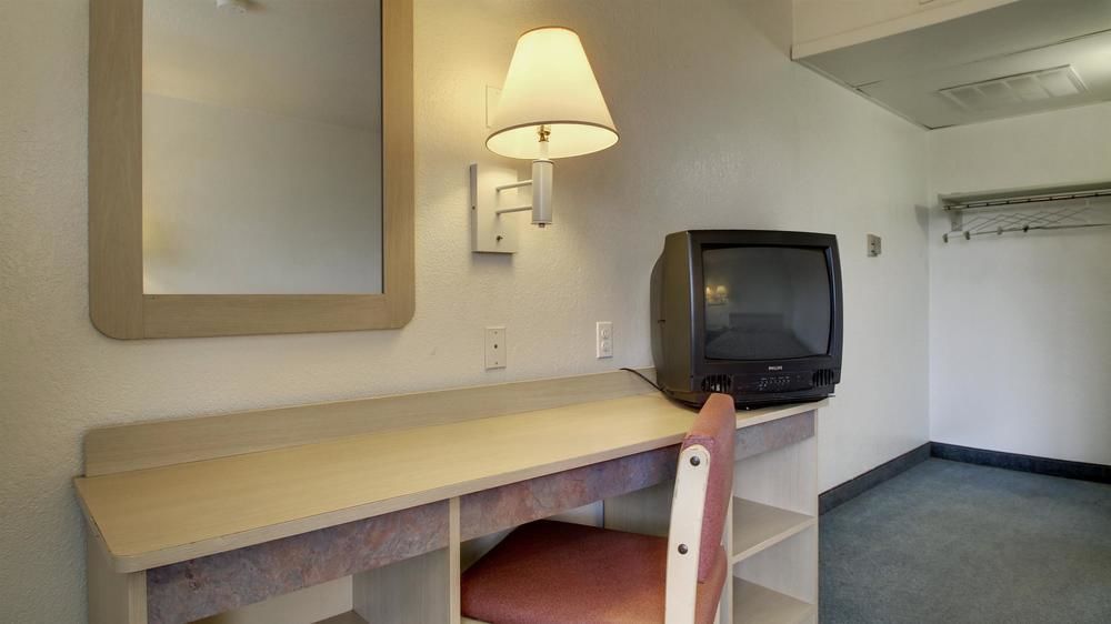 Red Carpet Inn Louisville North -Jeffersonville In Εξωτερικό φωτογραφία