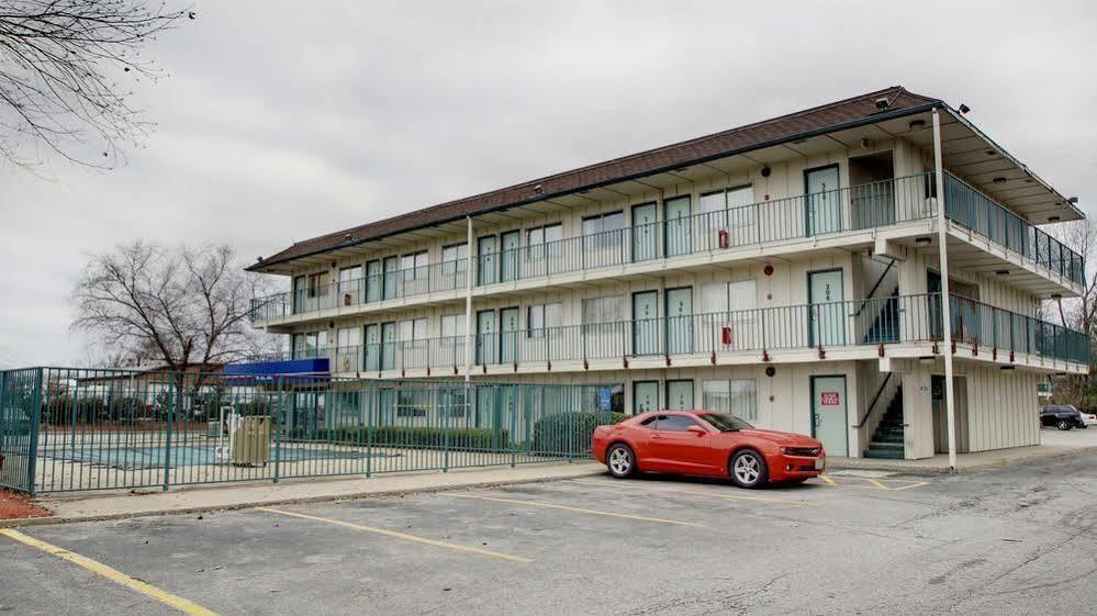 Red Carpet Inn Louisville North -Jeffersonville In Εξωτερικό φωτογραφία